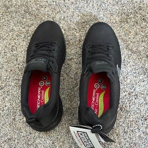 Brand New Women Sketchers Slip Resistant Shoes Size 8